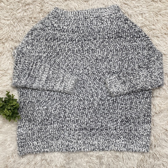 Janice Apparel Open Eyelash Cardigan ๐ White & Black - Picture 5 of 13